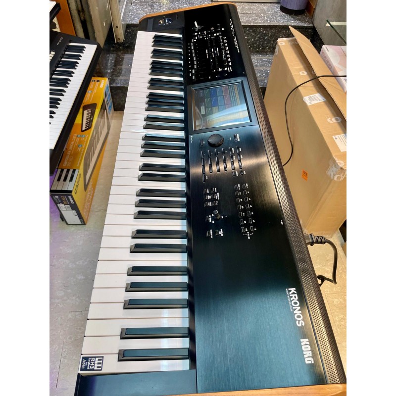 KORG KRONOS 2 73 TASTI COMPLETA DI CUSTODIA RIGIDA ORIGINALE